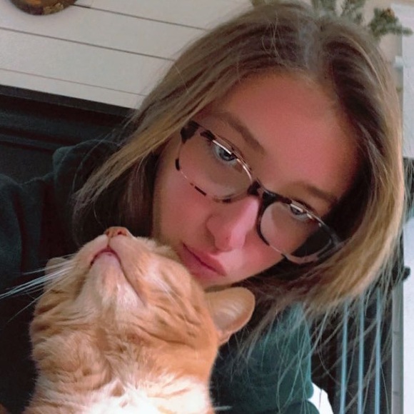 Meet your Posher, Fallon - Picture 1 of 1